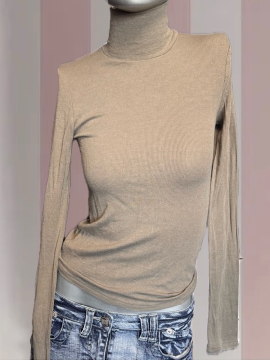Wilfred Tops - ❌SOLD❌Aritzia Wilfred Long Sleeve Turtleneck Top in Khaki